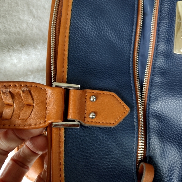 Purse Rossetti New Navy w/camel colored accents - Picture 6 of 6